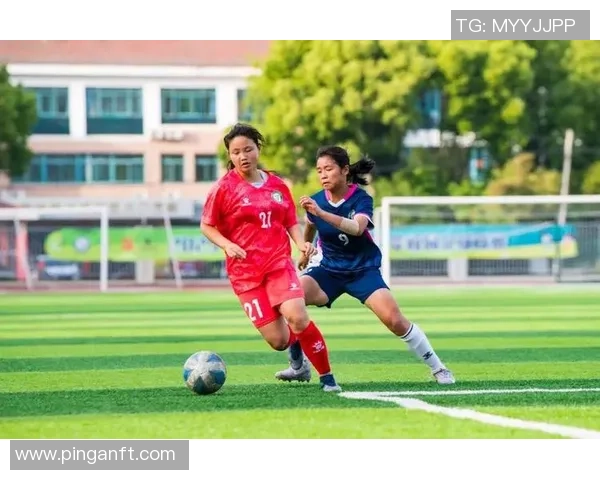 校园足球小球星崭露头角成校园体育新风尚引领者